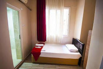 Cicek Palas Otel Smirne Esterno foto